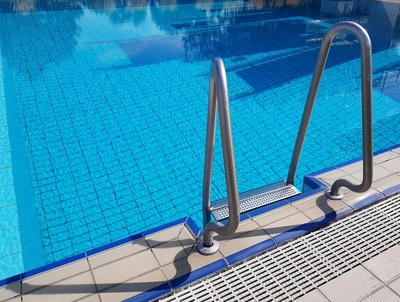 JUPI-Fraktion will Erhöhung der Schwimmbadpreise für Jugendliche, Studierende und Azubis reduzieren sowie Menschen mit Behinderung entlasten